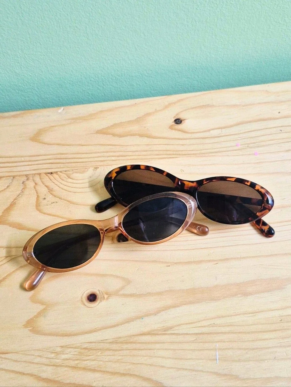 Bundle of 2 American Eagle Oval Sunglasses - Tortoise Shell & Clear Tan